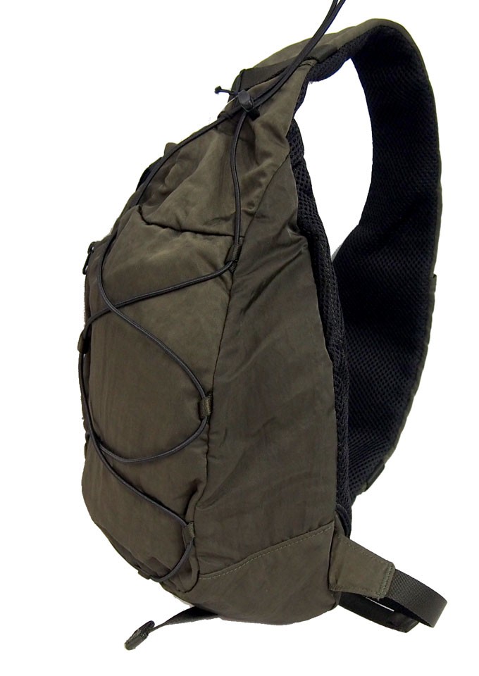 C.P. Companyのパープル Nylon B クロスボディ リュックサック