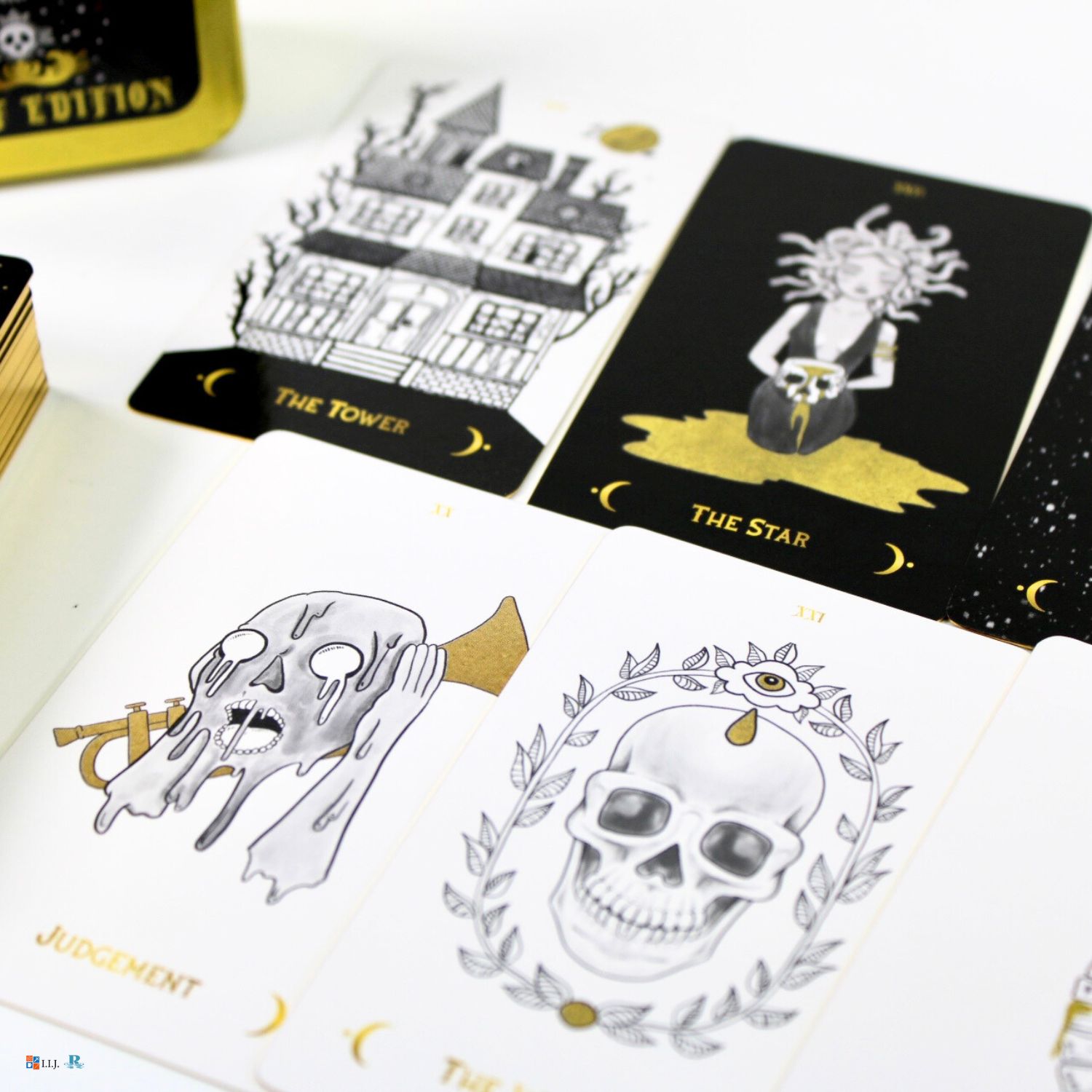 マカブル・タロット・ポケット・エディション 缶入り Macabre Tarot