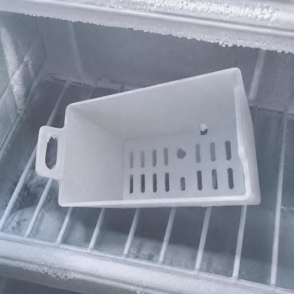 氷収納容器 通気排水対応 部品交換可 トレータイプ 軽量プラスチック 清掃容易 集める力 部品管理 整理性能 家庭、バーカウンター利用時に適用