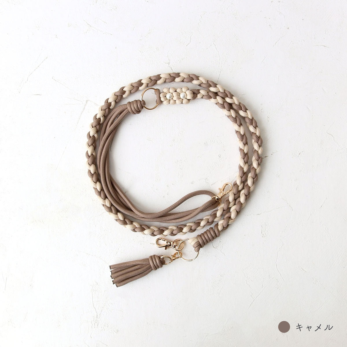 編み込み パール ロング ベルト携帯用 ショルダー ストラップスマホ ネック チェーン落下防止 手ぶら肩掛け 斜め掛けベージュ
