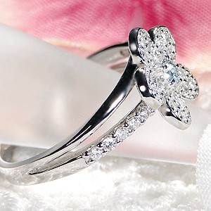 Pt900 アイスブルーダイヤモンド フラワーモチーフ リング 指輪