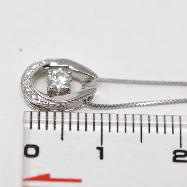 専用 プラチナ ダイヤモンドネックレス 馬蹄 馬蹄 プラチナ ダイヤモンド Pt 0.14Ct ダイヤ オシャレな