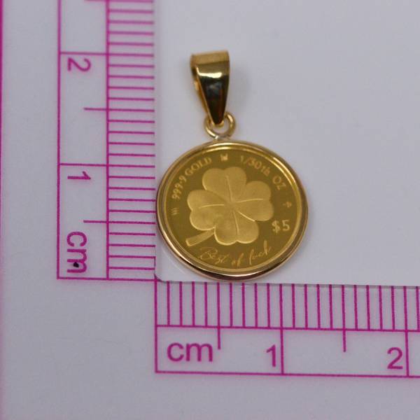 ✨週末値下価格♧Ｋ18 四葉クロバー　天然石四色 【チャーム】 幸運の四葉トップ ✨週末値下価格♧K18 四葉クロバー 天然石四色 【チャーム】 幸運の