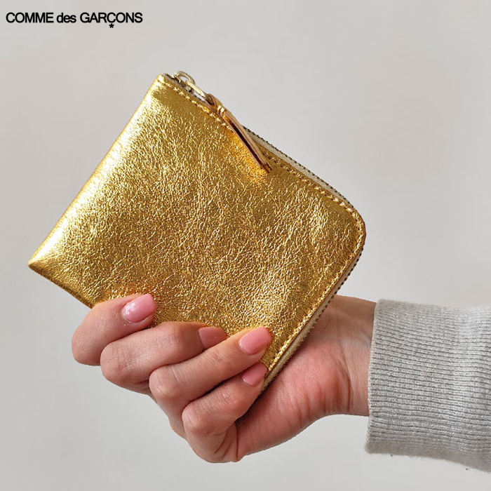 新品★ コムデギャルソン ウォレット ★ レザー 財布 ロゴ GOLD コムデギャルソン COMME des GARCONS 二つ折り財布 ゴールド 金