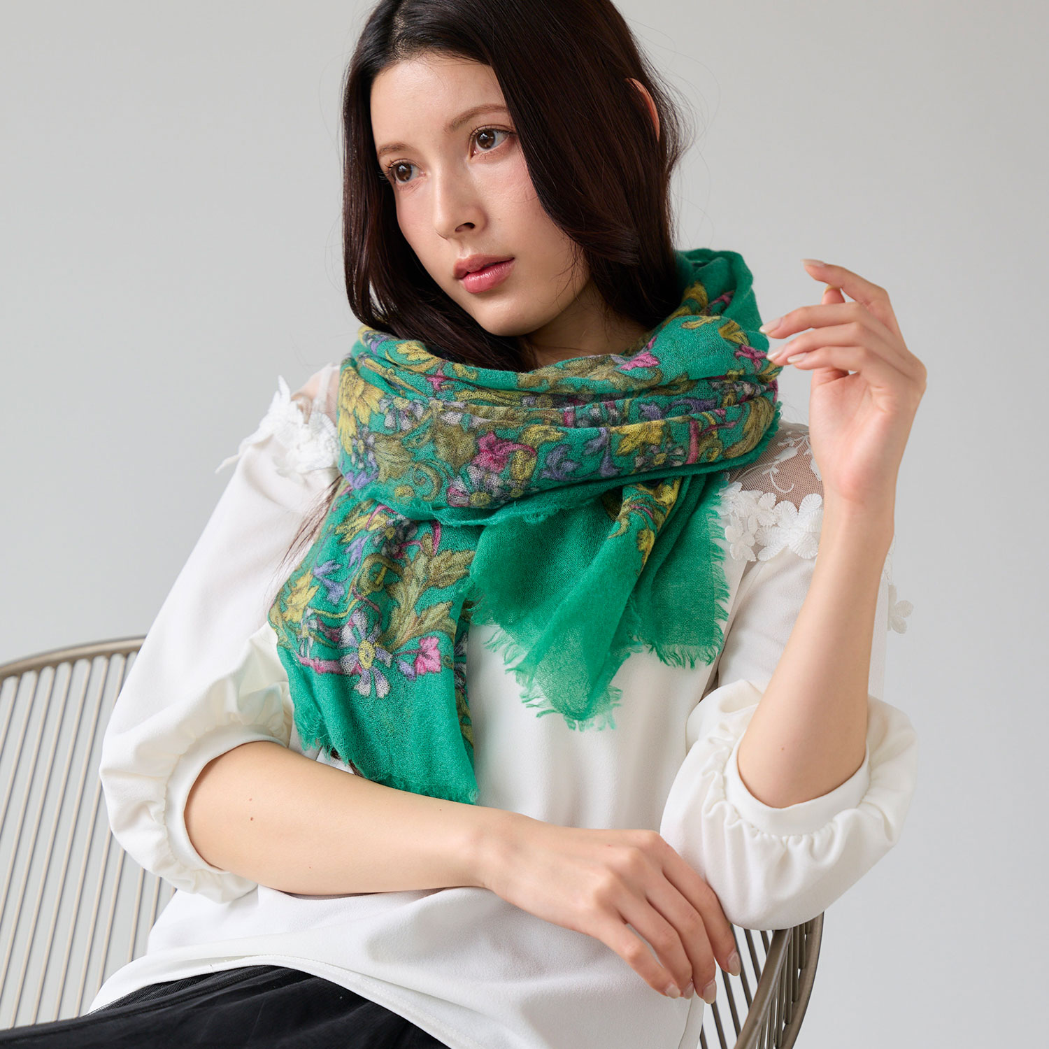 【新品】クリスセリーン 花柄 カシミヤ100% ストール 高品質 柔らか 羽織 花柄総刺繍ストール | レースワンピースやブラウスなどエレガントな