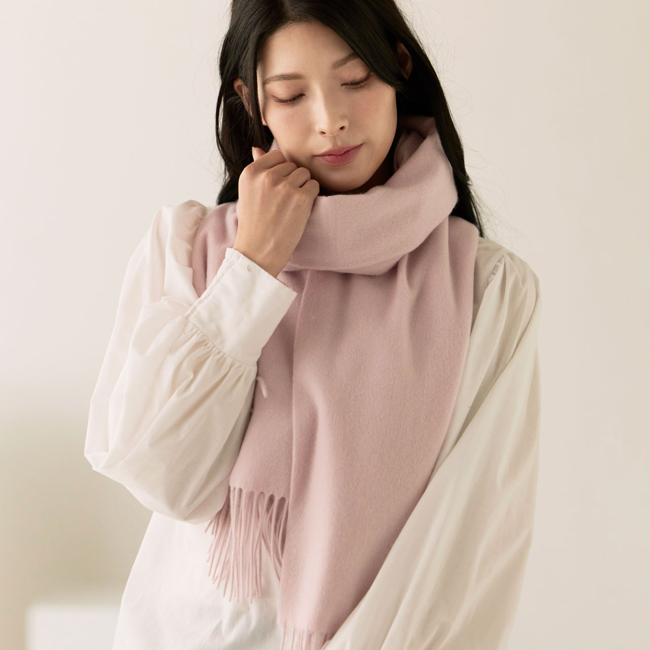 ZARUDストール フワフワ無染色カシミア100%オフホワイトもちろん新品 新品 ZARUD無染色カシミア100%超大判ストールホワイト フワフワ