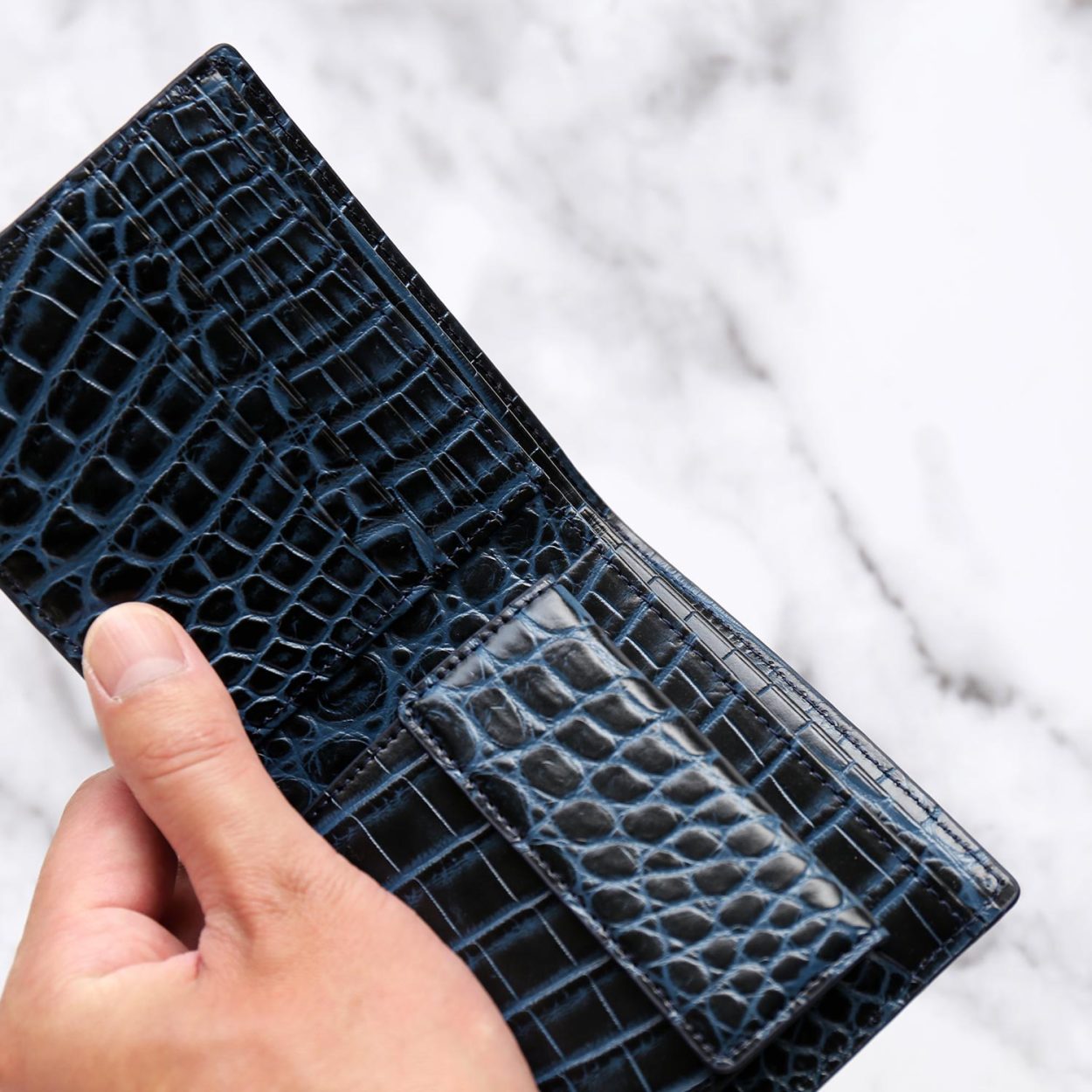 ［10%OFFクーポン］クロコダイル二つ折り 財布 メンズ 父の日 本革 無双 マット加工 一枚革 本革 小銭入れ付き4FA (06001522-mens-1r)【爆買!!】の画像