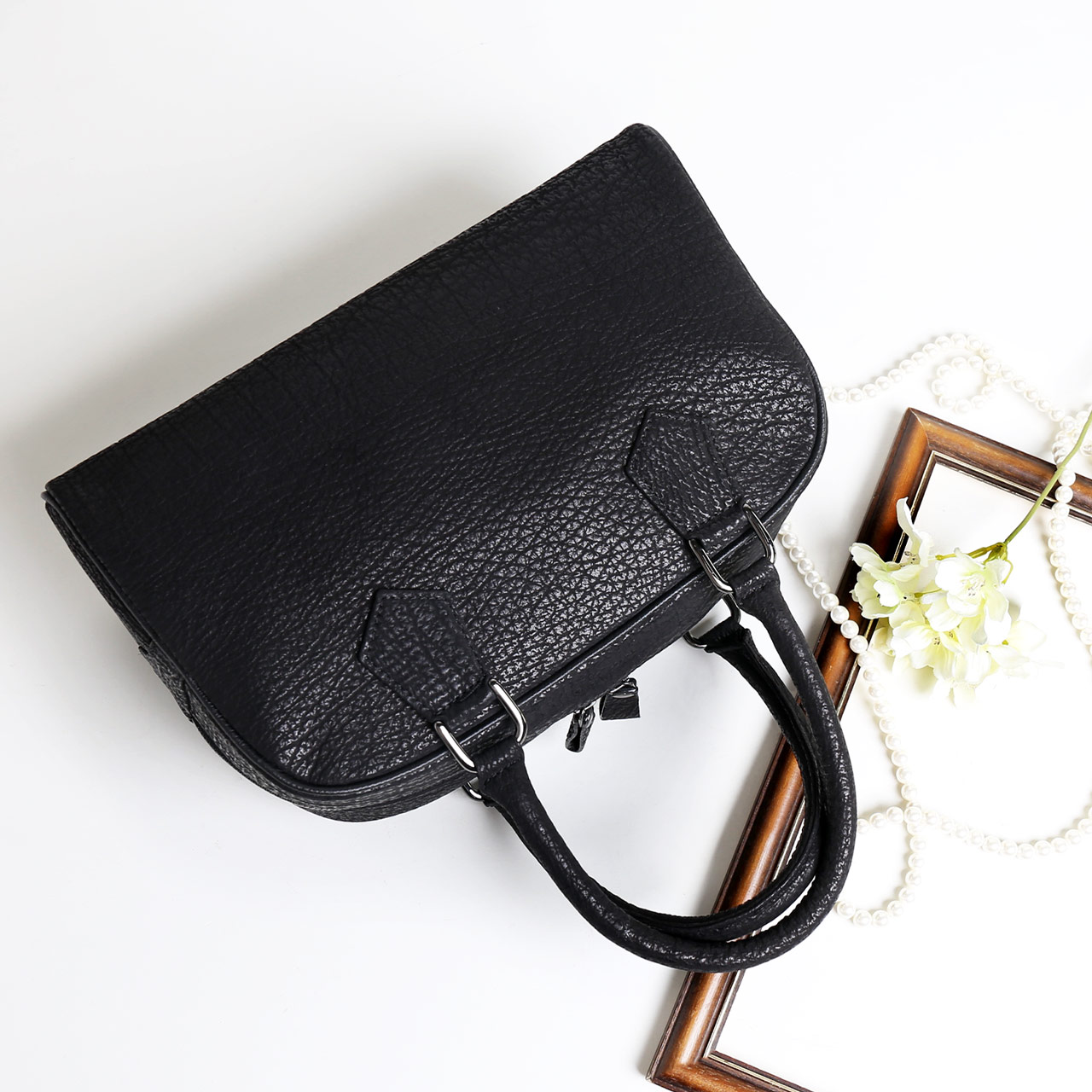 卒業式 入学式 卒園式 ハンドバッグ フォーマル 黒 レディース 学校行事 セレモニー 行事 本革 学校行事 シャーク ブラックフォーマル お呼ばれ ブラック プレゼント ギフト (06001746r) sankyo shokai（三京商会） 卒業式 入学式 卒園式 ハンドバッグ