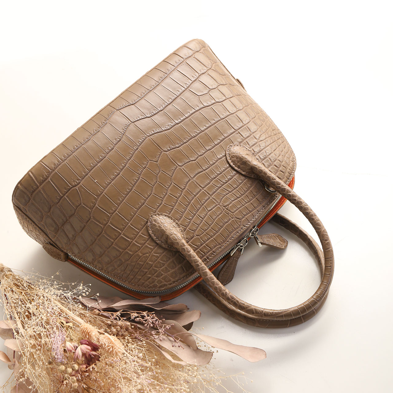 【極美品✨】ハンドバッグ クロコ レザー カーキ sankyo shokai（三京商会） クロコダイルハンドバッグ レディース