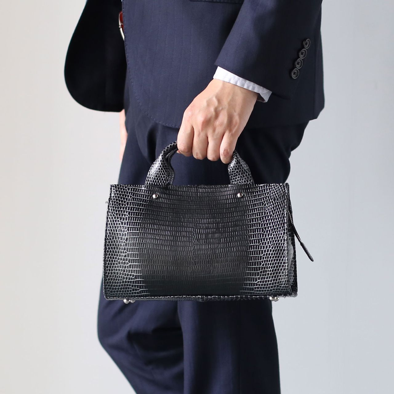 良品 マルニ 2way パンチングレザー ハンドバッグ ショルダー ライトグレー 楽天市場】【楽天大感謝祭☆最大47倍】がま口 2WAYバッグ 本革 レザー