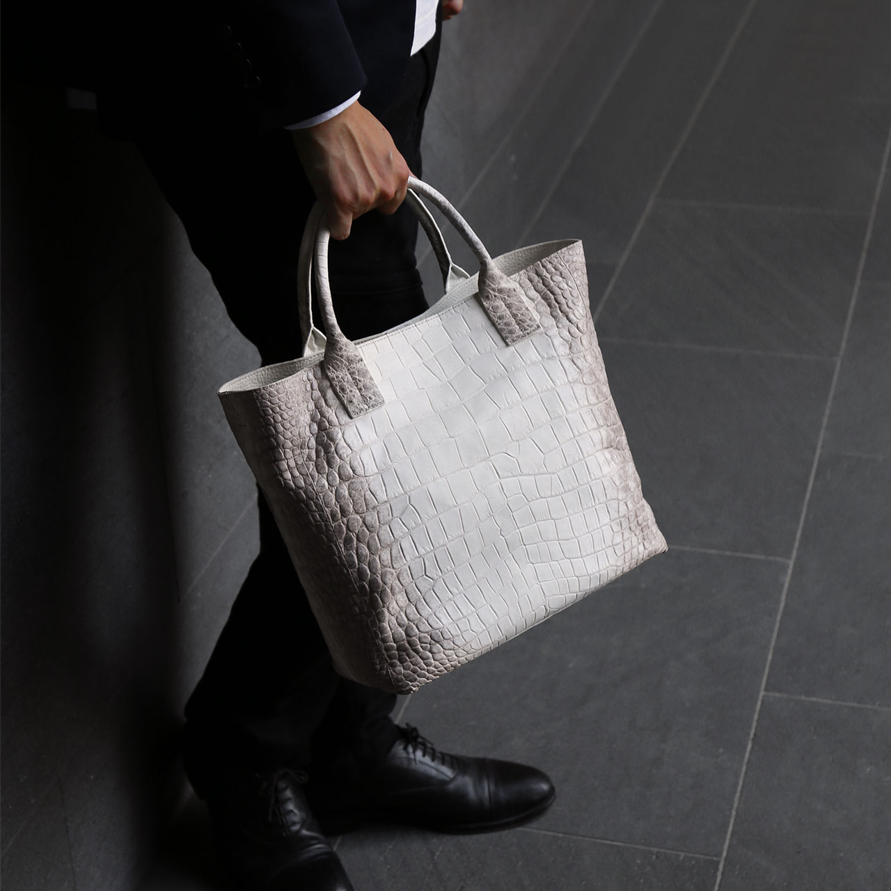 メンズ　クロコダイル　トートバッグ　ショルダー付 楽天市場】クロコダイル トートバッグ ファスナーつき ブラック｜もう