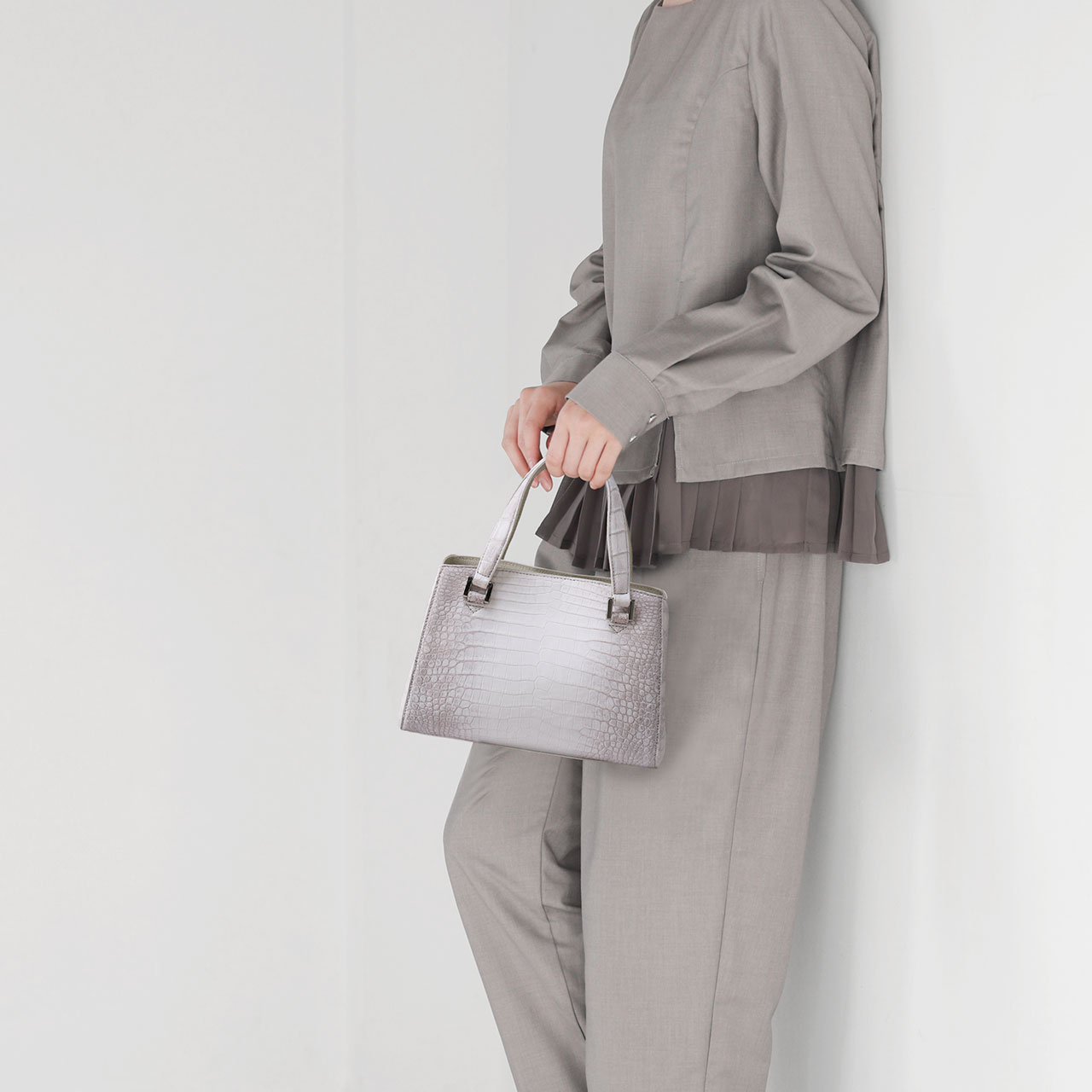 ハンドバッグ　ショルダー　2way　クロコダイル　型押し　シャイニング　グレー シャイニングレザークロコダイル型押し2wayショルダー | バルコス公式
