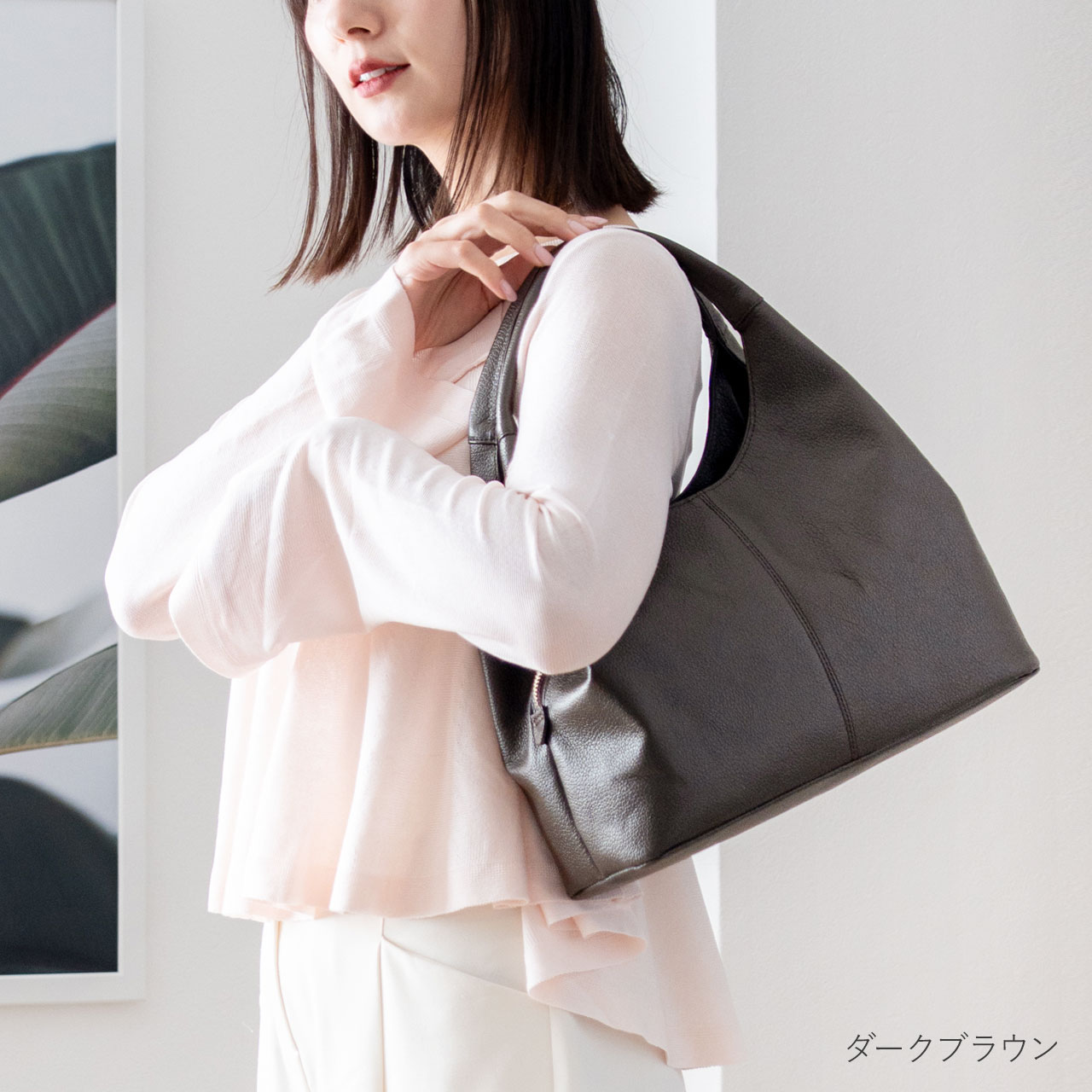 JAMADORS ブラック レザーハンドバッグ レザー トップハンドルバッグ - ブラック | CHARLES & KEITH