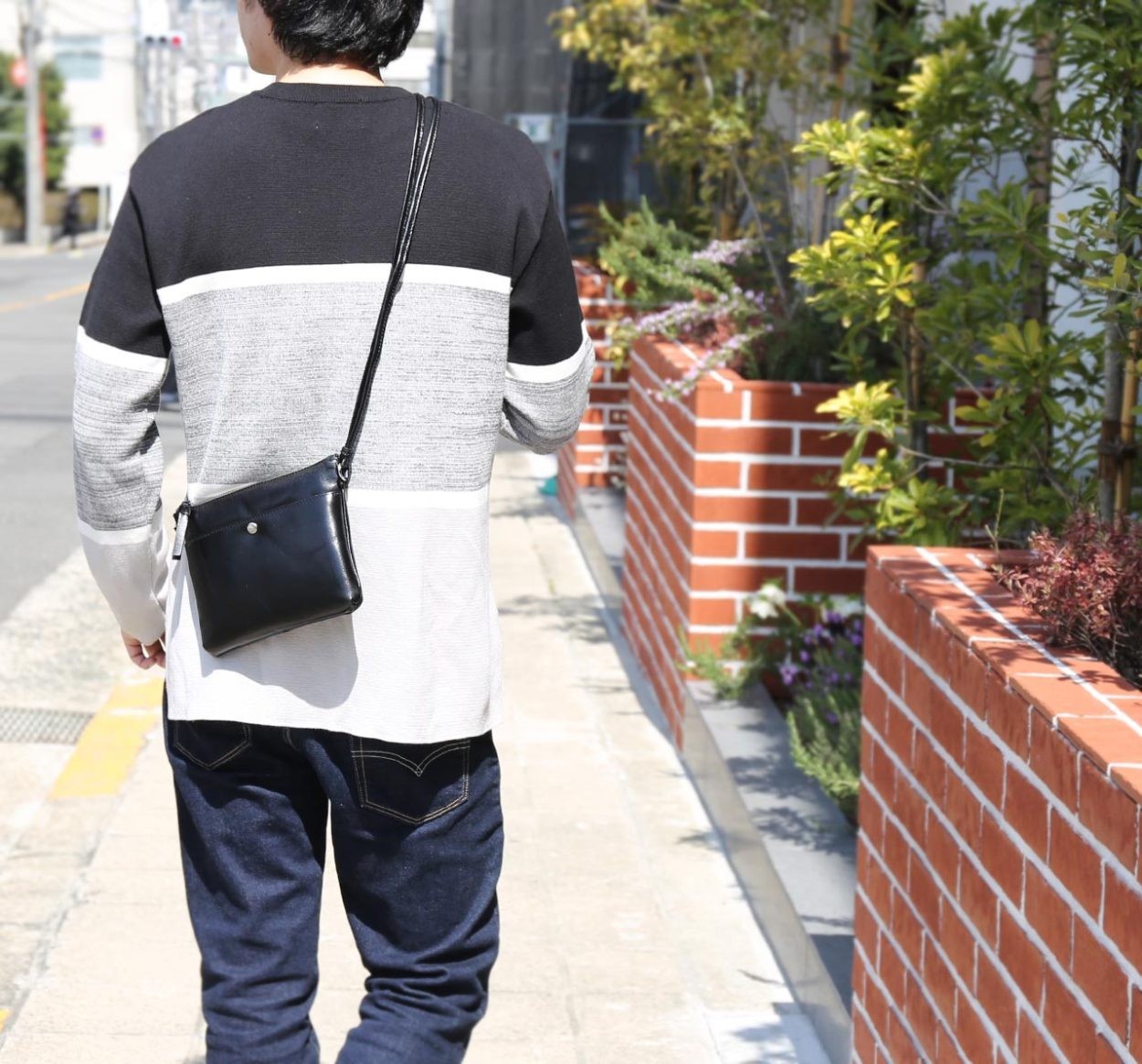 ⚠️Jぼーい　ラコステ　ブラックレザーサコッシュ ラコステ LACOSTE TECHNI-CITY サコッシュ （ブラック