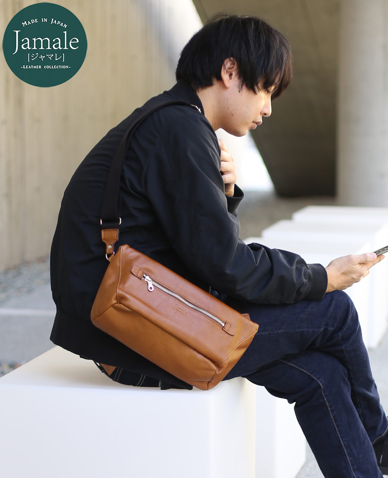 Jamale 日本製 牛革 ショルダーバッグ メンズ 大サイズ スライドパーツ 飛び出す ポケット スライドポケット(07000537-mens-1r) Jamale（ジャマレ） 日本製 牛革 ショルダーバッグ メンズ 大サイズ