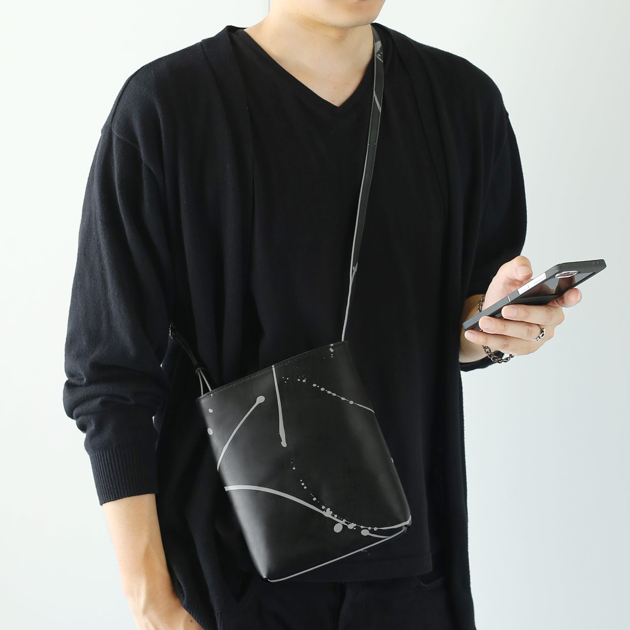 HALEINE（アレンヌ） サコッシュ 縦型 カーフスキン ペイント デザイン