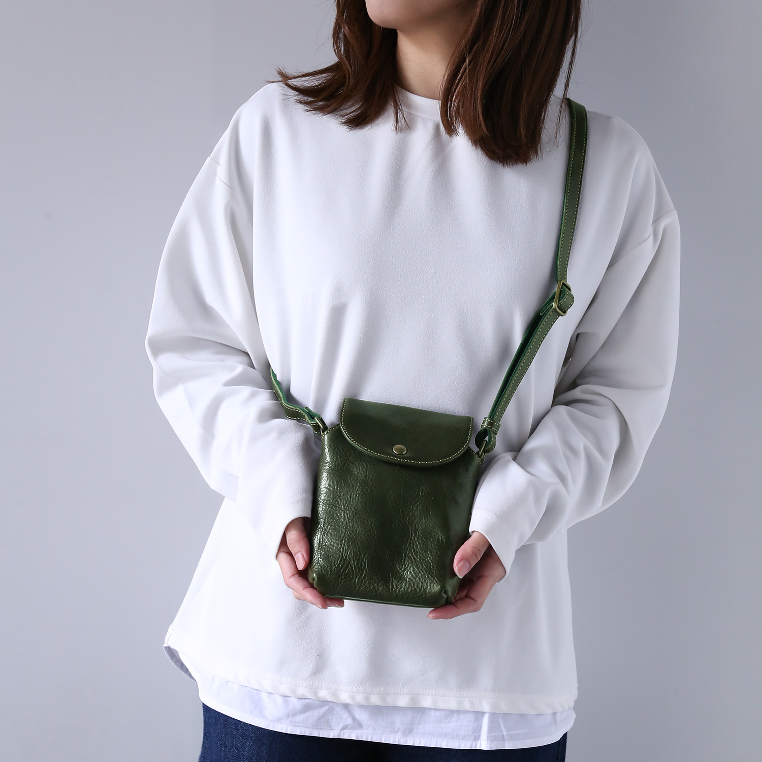 Jamale（ジャマレ） メンズ 牛革（ヌメ革） ミニショルダーバッグ 日本