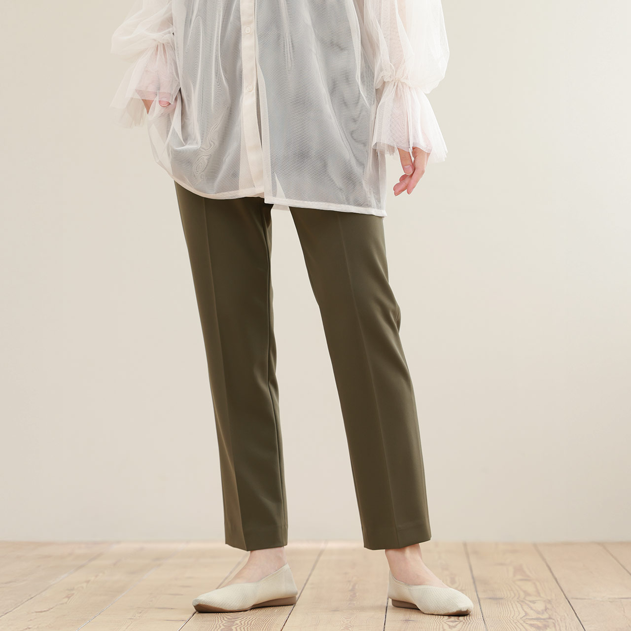 sankyo shokai（三京商会） ラクして美脚パンツ テーパードパンツ