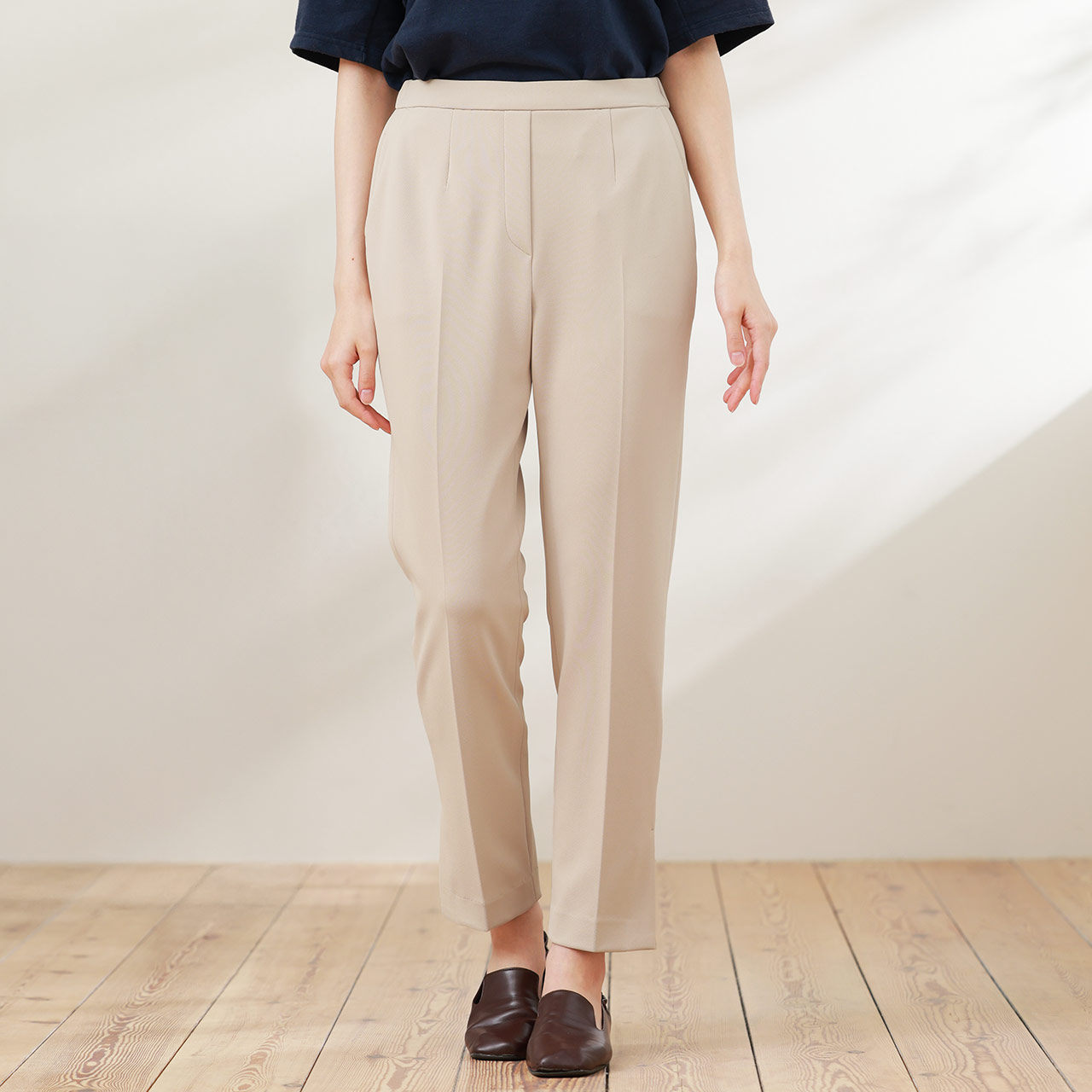 sankyo shokai 明るい色も透けにくい テーパードパンツ
