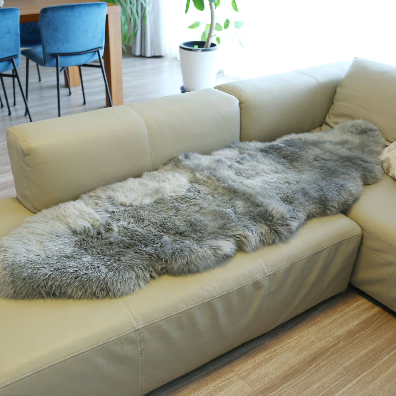 sankyo shokai（三京商会） ムートン ラグ 70×180 大きい 2匹