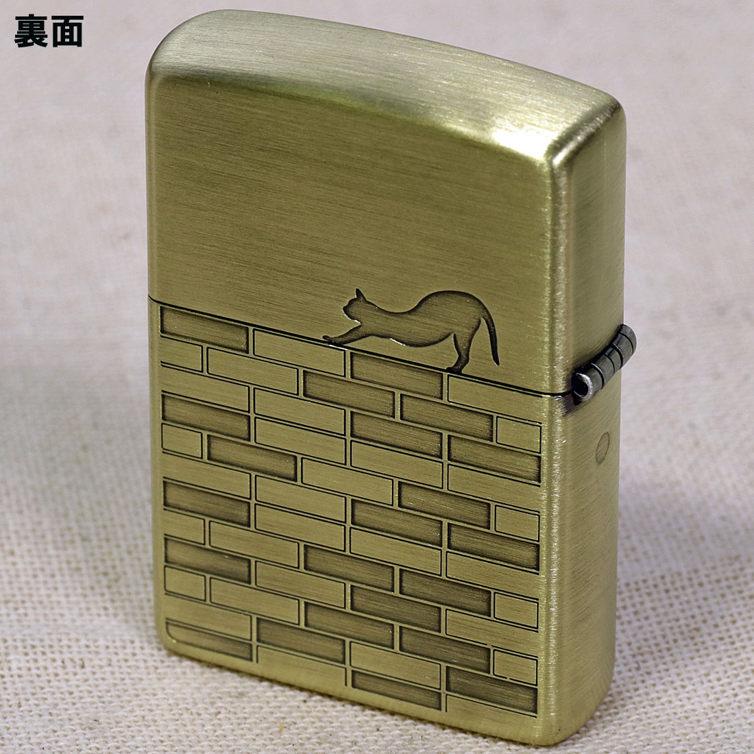 ZIPPO(ジッポーライター)CAT walk 真鍮古美　エッチング　両面加工　猫　ネコ  かわいい  ギフト プレゼント　送料無料（クロネコゆうパケット可）｜jackal｜03