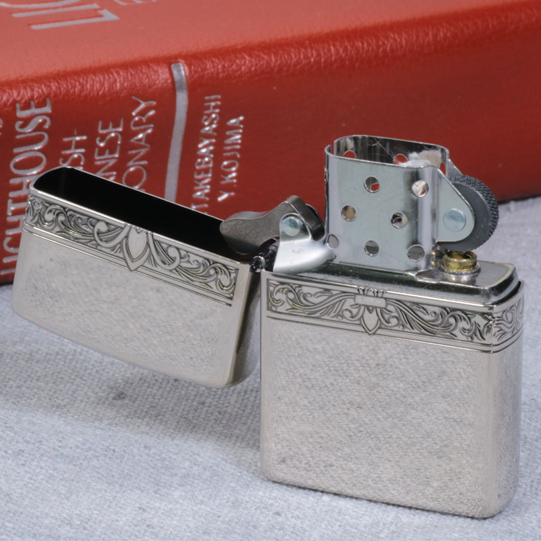 ZIPPO ZIPPO(ジッポーライター)3面連続 ユリ+アラベスク模様