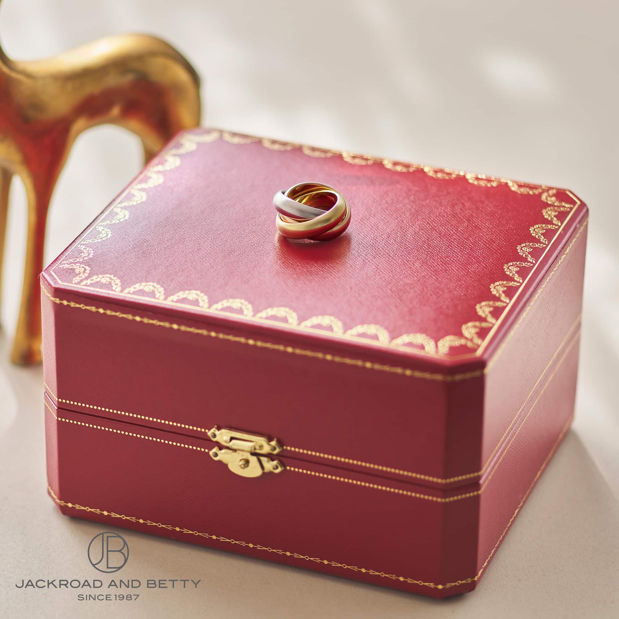 Cartier トリニティリング　箱付き　8号 Cartier(カルティエ) トリニティリング ユニセックス (Cartier/指輪