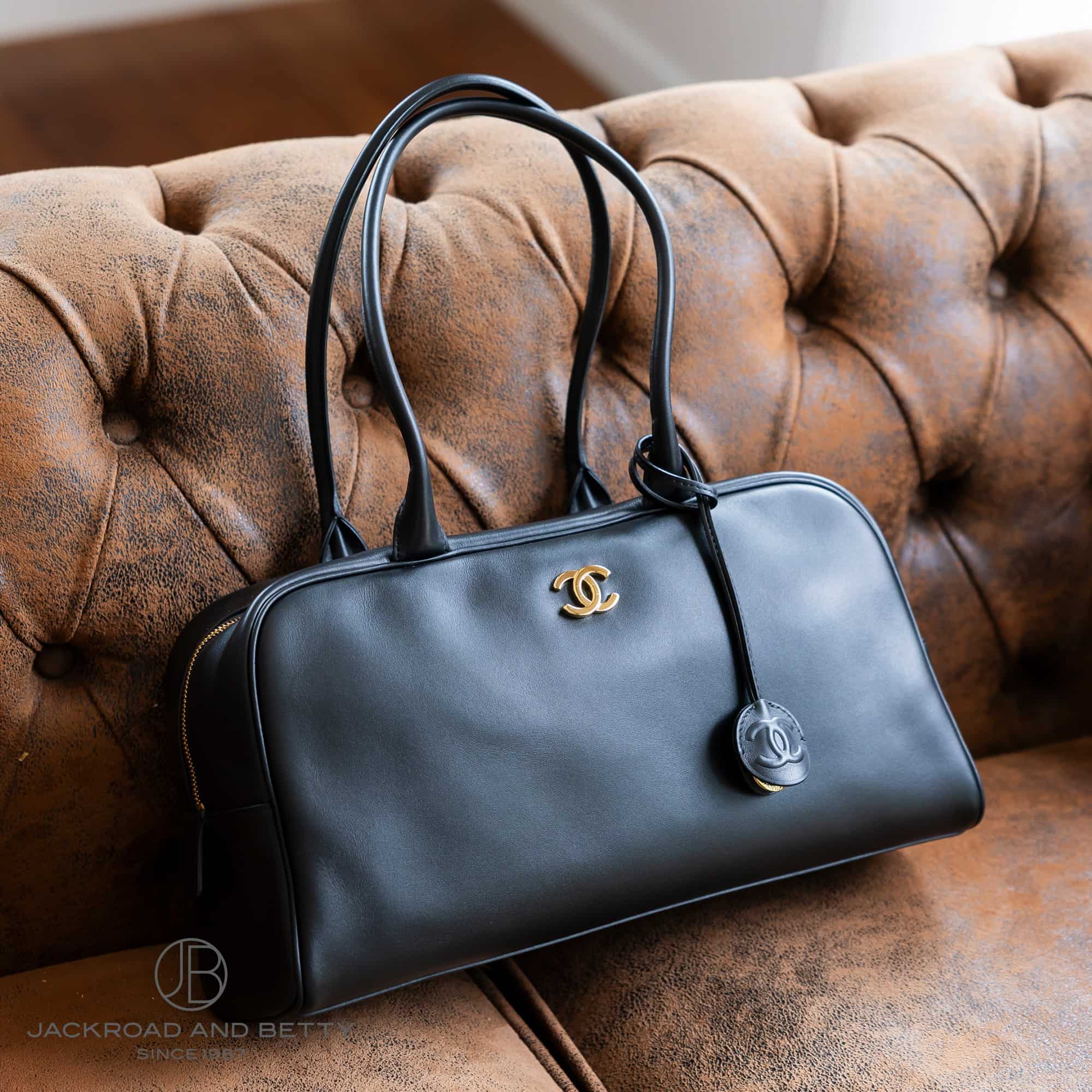 CHANEL（シャネル） ラージ ボーリング バッグ ブラック 黒 AS6211