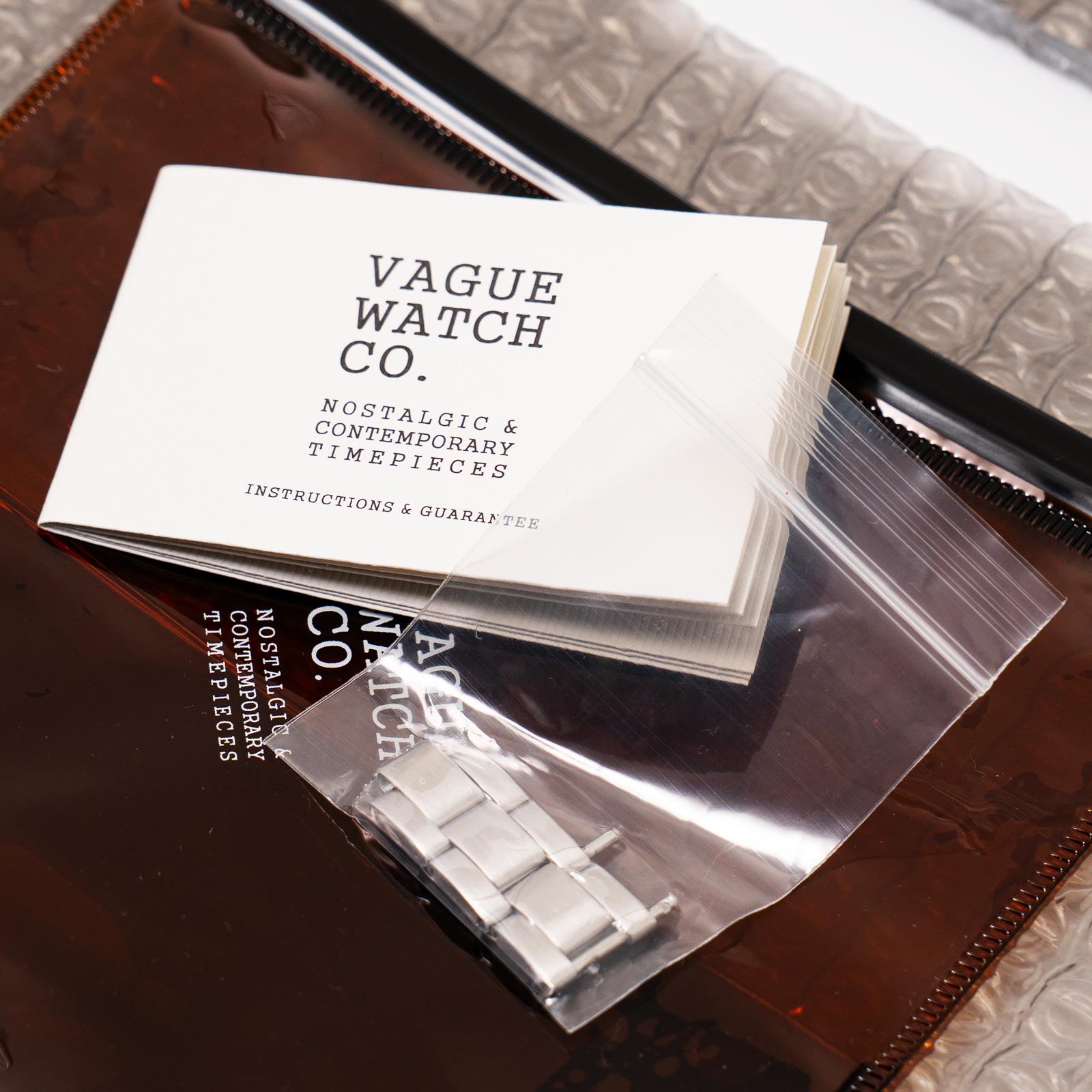 ヴァーグウォッチ VAGUE WATCH CO. クロノグラフ ツーアイズ AG ｜ 腕時計 クォーツ ステンレス 38mm 日本製ムーブメント シルバーの画像