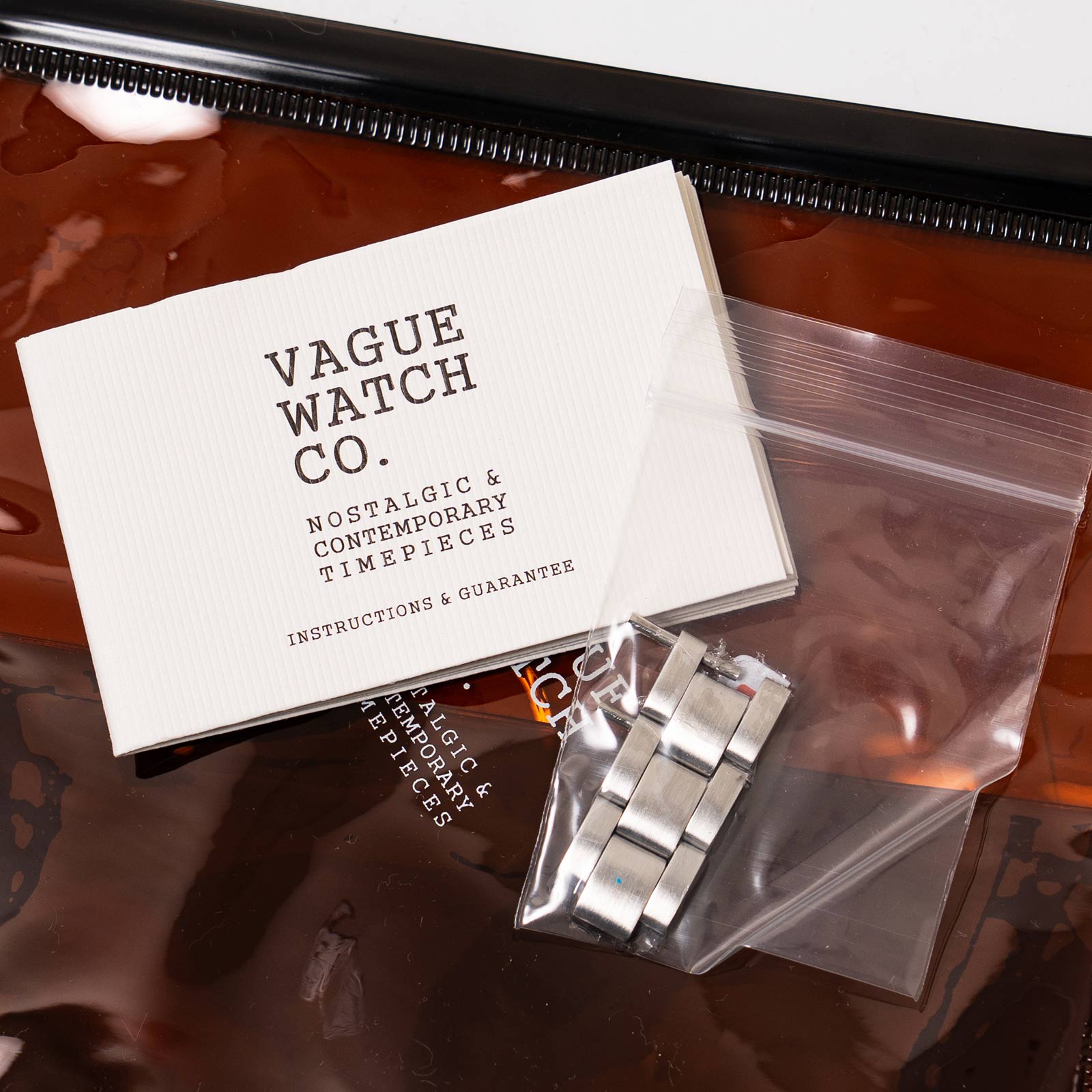 ヴァーグウォッチ VAGUE WATCH CO. クロノグラフ ツーアイズ AG ｜ 腕時計 クォーツ ステンレス 38mm 日本製ムーブメント シルバーの画像