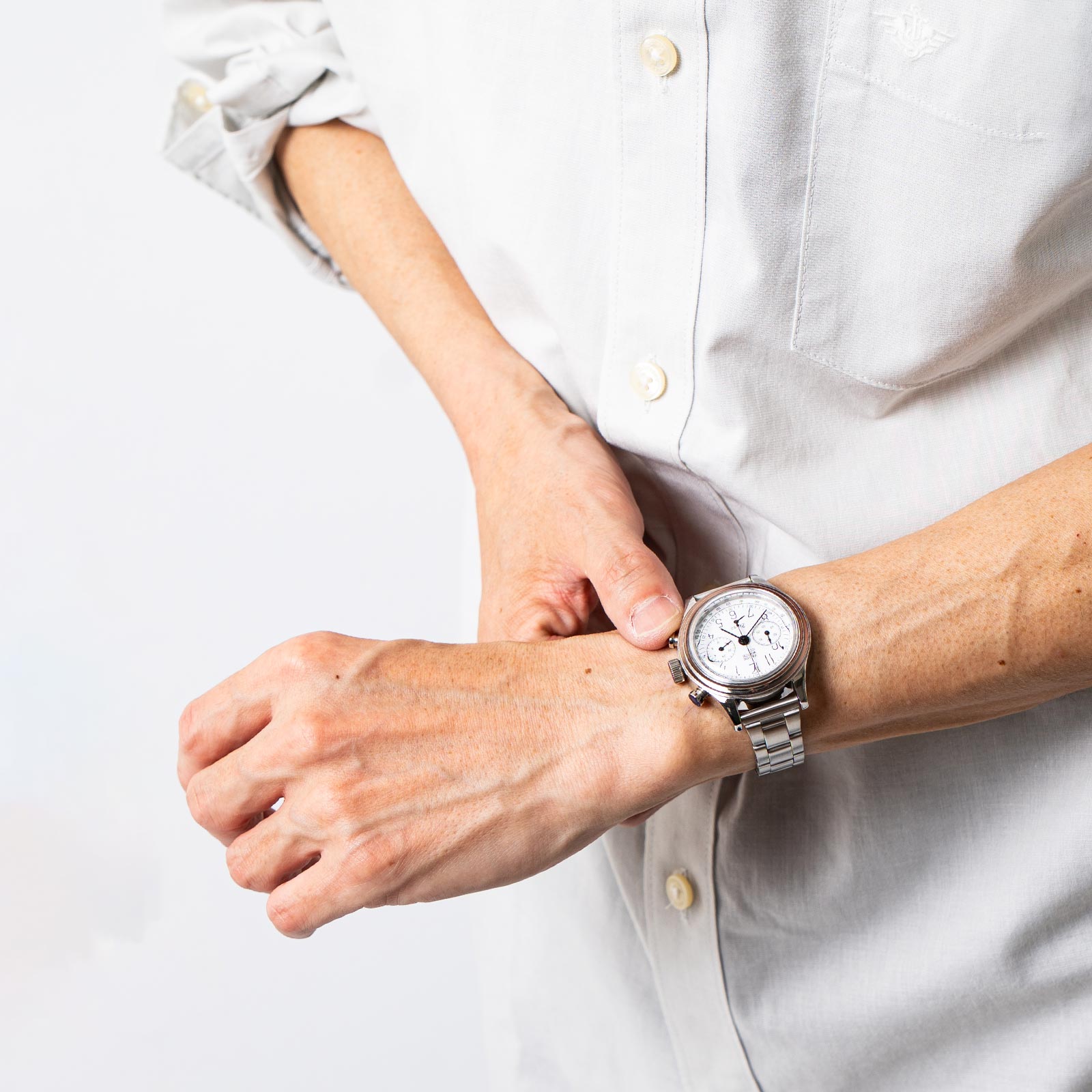ヴァーグウォッチ VAGUE WATCH CO. クロノグラフ ツーアイズ AG ｜ 腕時計 クォーツ ステンレス 38mm 日本製ムーブメント シルバーの画像