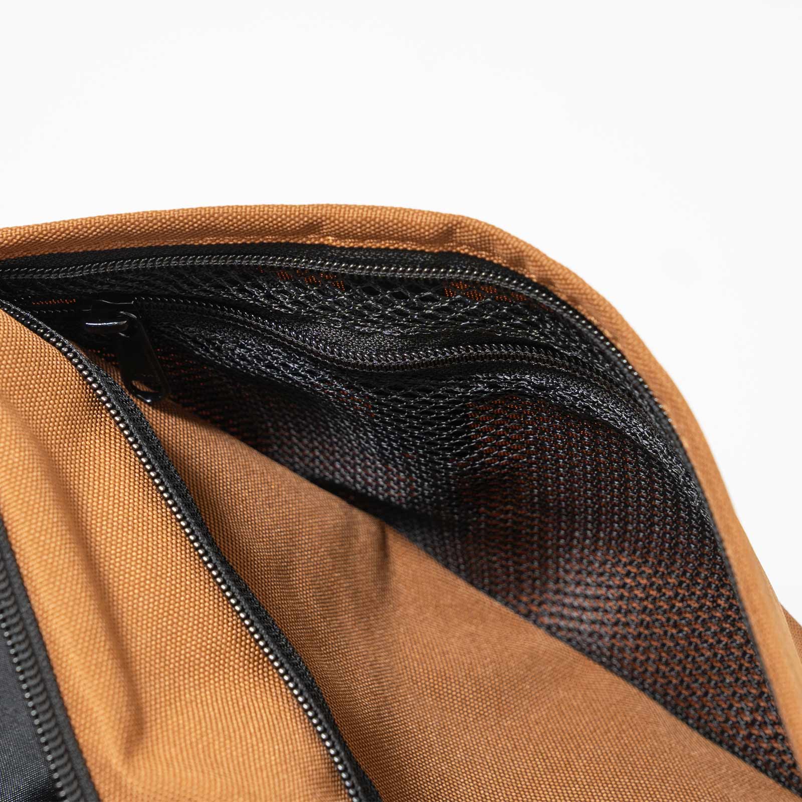 Carhartt（カーハート） スリングバッグ ｜ メンズ ボディバッグ ワン 