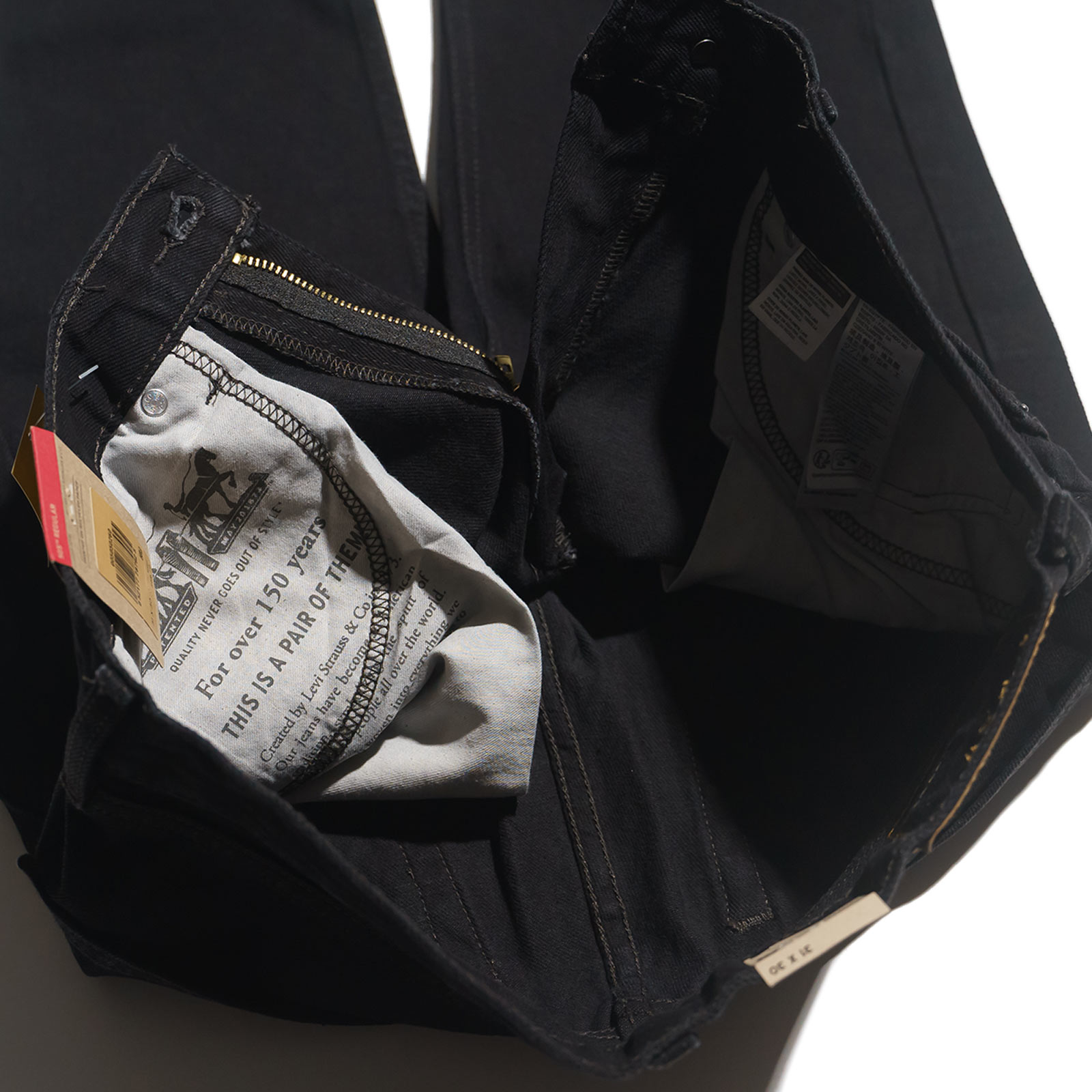 Levi's リーバイス LEVI'S 505-0260 ジップフライ ストレート Levi's リーバイス LEVI'S 505-0260 ジップフライ ストレート