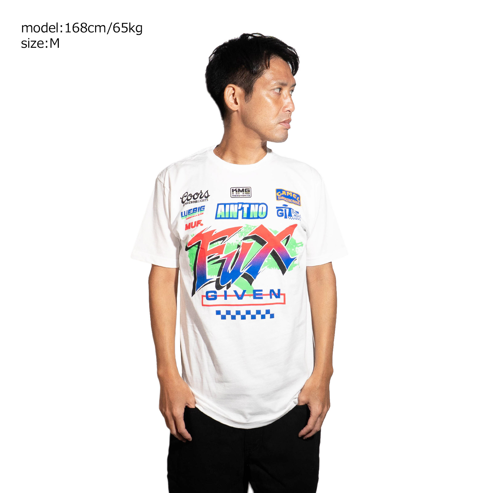 ホワイト Tシャツ フロントロゴ ウィービッグモト WE BIG MOTO CO. アスホーラーズTシャツ ｜ メンズ