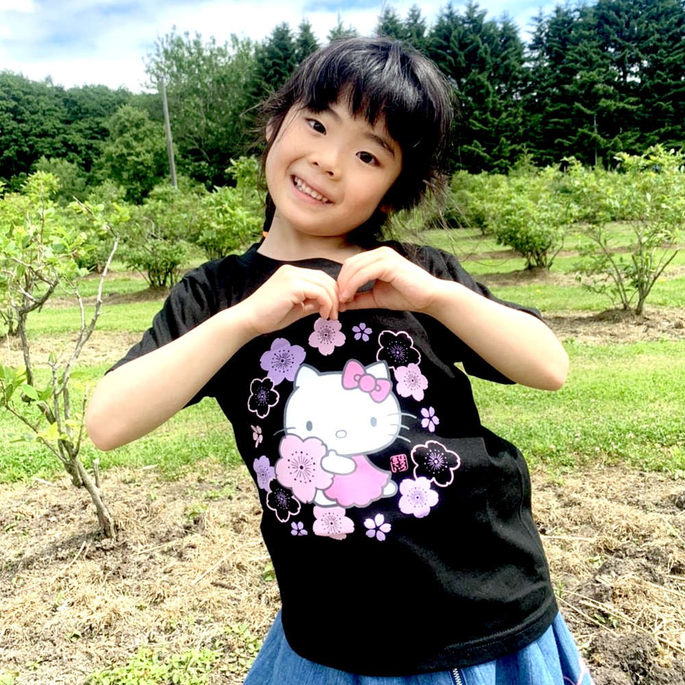 キティちゃん Tシャツ 桜 黒ピンク 子供用 サイズ100 120 メール便 送料無料
