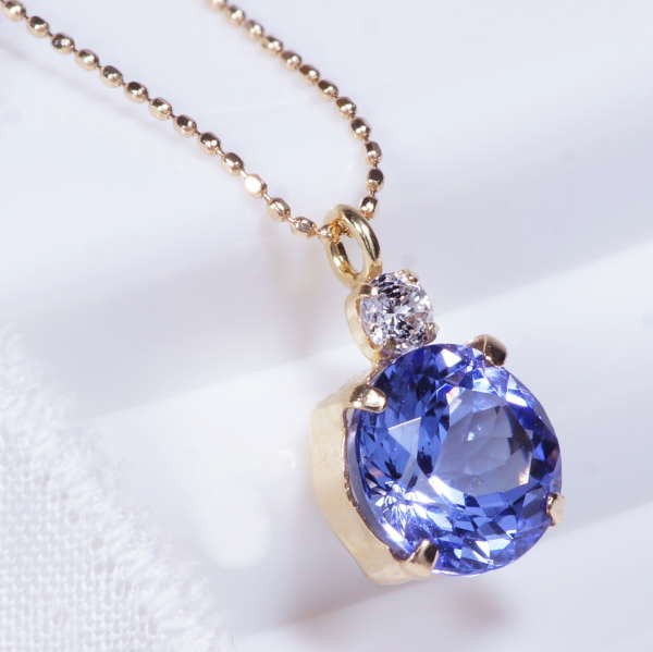 K18 1ct タンザナイトペンダント ダイヤ 0.05ct ラウンドカット 18金