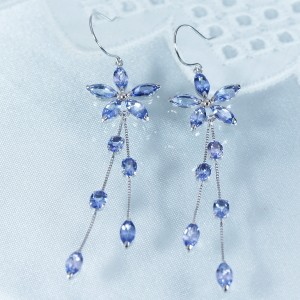 K18WG 4.2ct タンザナイトピアス アメリカン 18金 ホワイトゴールド 12 