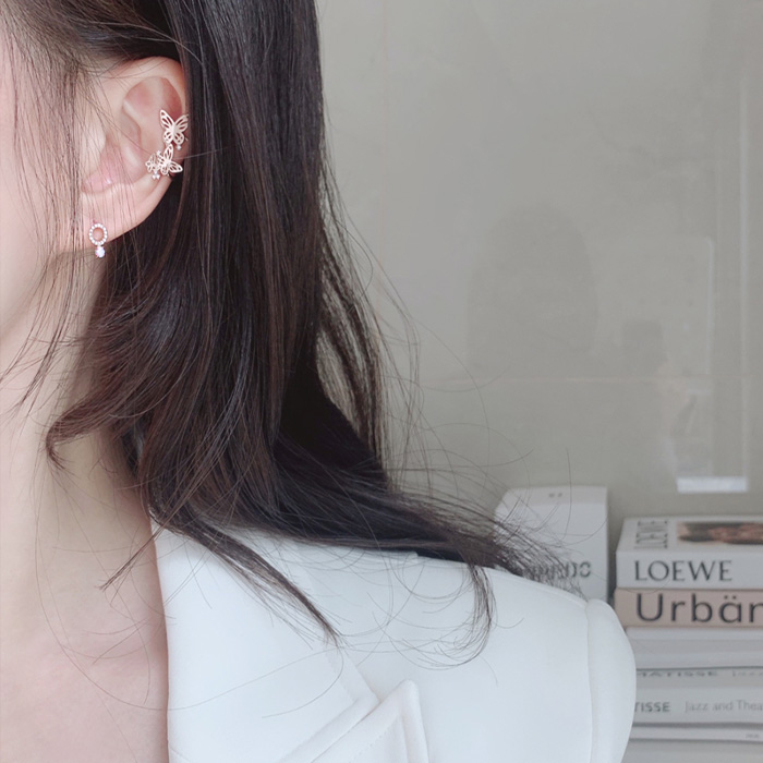 14K ロベリアバタフライイヤーカフ 2頭の蝶が舞っているようなデザイン！光沢のある素材で華やかさを演出！ラブリーなコーデにおすすめ