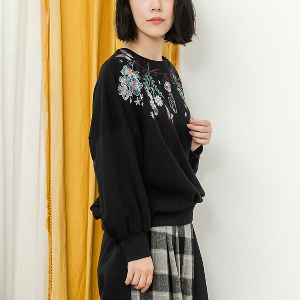 イズスカラー iS ScoLar レディース プルオーバー 長袖 花柄 ガーリー ガーランド 刺繍 533240 ScoLar イズスカラー iS レディース プルオーバー 長袖 花柄