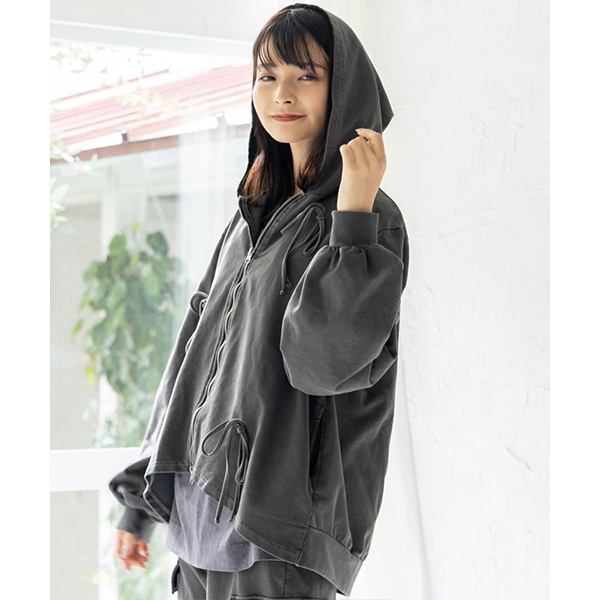 【ScoLar】パーカー　オンブレチェックフーディ 気球　未使用　黒赤　Mサイズ セール 20%OFF】スカラー ScoLar ネコと蝶柄 裏ボア切り替え