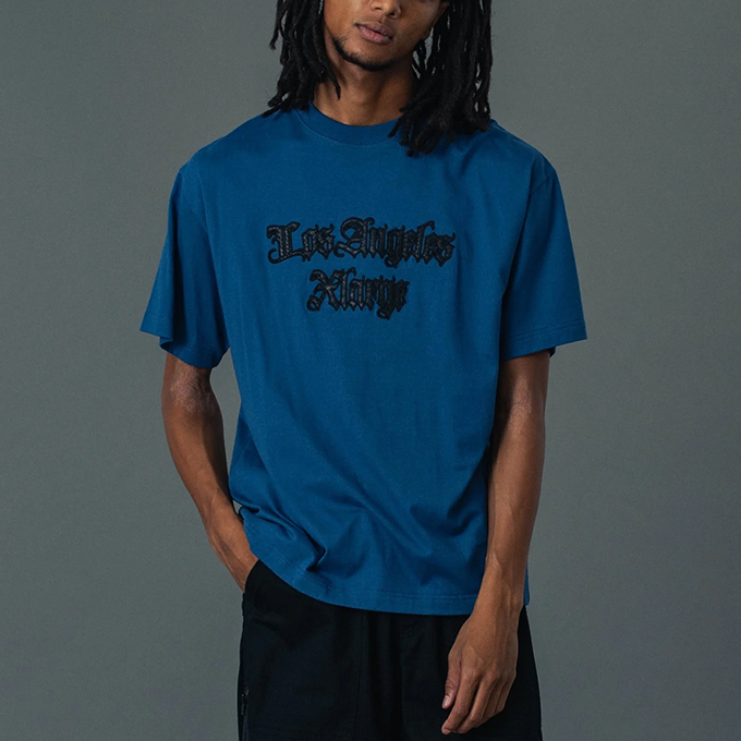 XLARGE（エクストラ ラージ） CROC OLD ENGLISH S/S TEE オールド