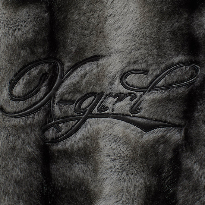 X-girl（エックスガール） LOGO PATCHED FAUX FUR HOODED JACKET ロゴ