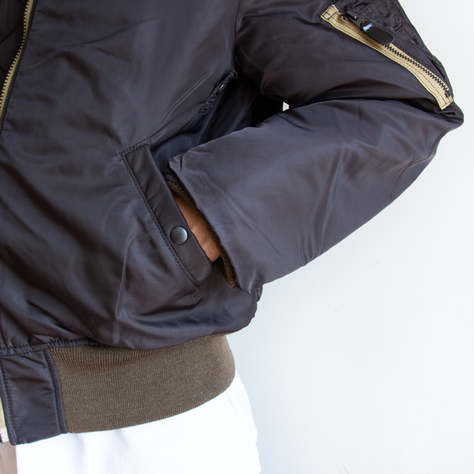 MA様サイズ1翌 AVIREX（アヴィレックス） アビレックス VINTAGE LINE MA-1 MODIFIED