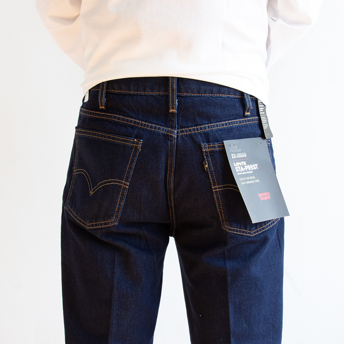 Levi's（リーバイス） STA PREST FLARE スタ-プレスト フレア A3552