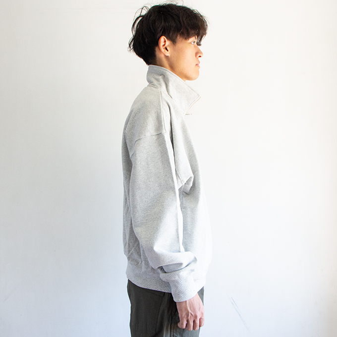 UNIVERSAL OVERALL（ユニバーサルオーバーオール） SWEAT HALF ZIP