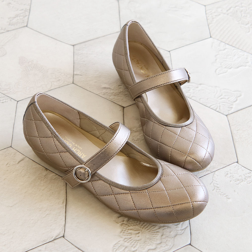 ARCH CONTACT（アーチコンタクト） ストラップパンプス レディース