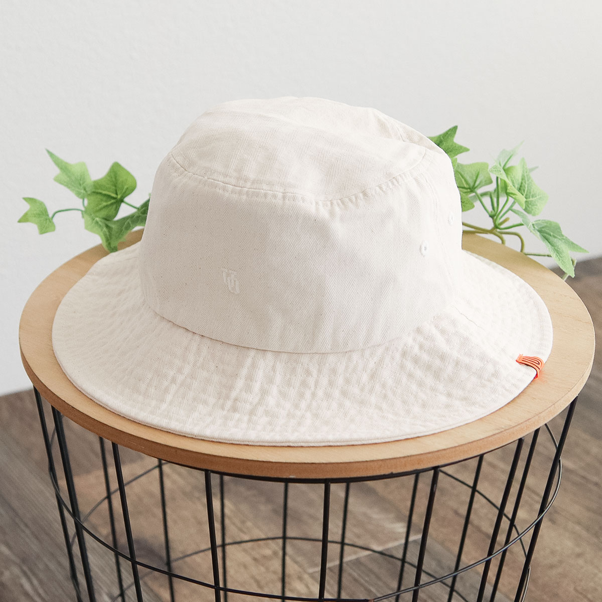 ユニバーサルオーバーオール UO ロゴ 刺繍 へリンボン柄 バケットハット 帽子 バケハ 黒 ブラック アイボリー 白 ベージュ グレー DS1734 爆買 | UNIVERSAL OVERALL | 01