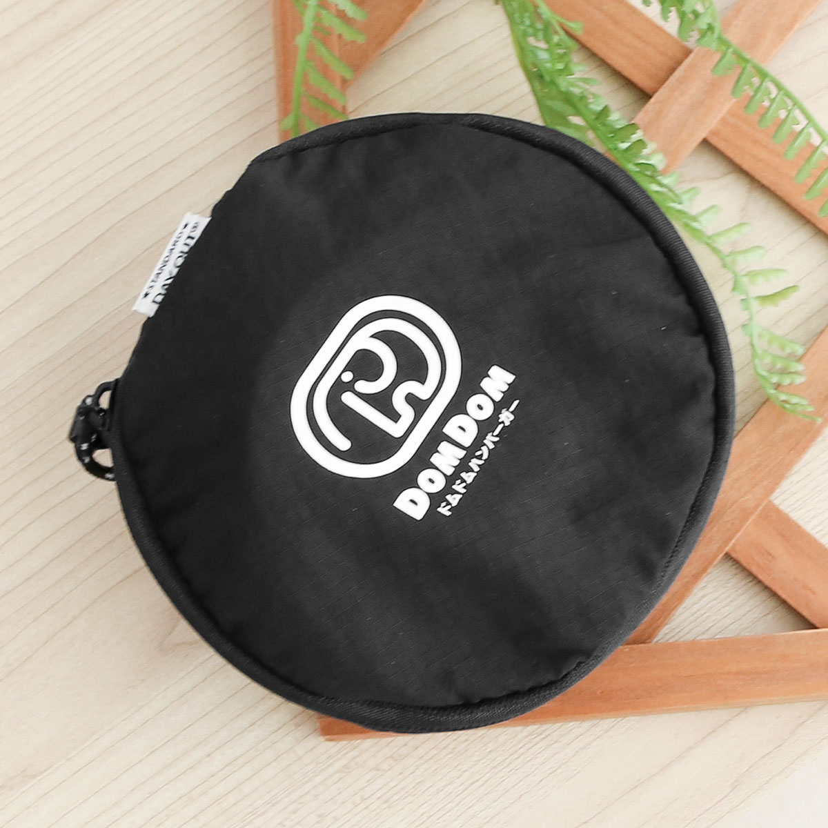 マルチハンバーガーケース シェラカップケース カラビナ付き DOMDOM ドムドムハンバーガー ベーグル ブラック ホワイト 赤 デイアウト 850 爆買 | DAY OUT | 01