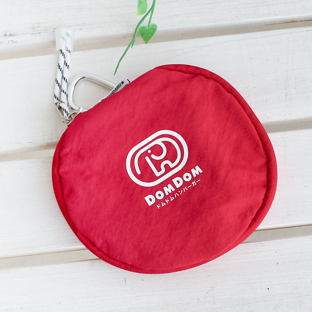 マルチハンバーガーケース シェラカップケース カラビナ付き DOMDOM ドムドムハンバーガー ベーグル ブラック ホワイト 赤 デイアウト 850 爆買 | DAY OUT | 02