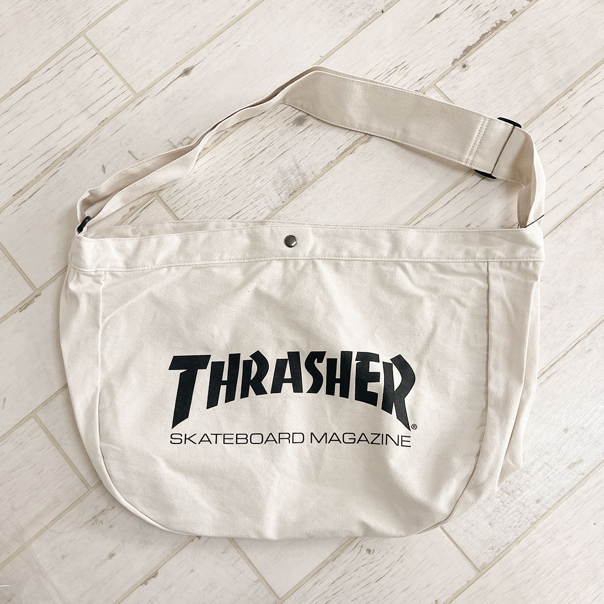 ショルダーバッグ ブランド ロゴ プリント ニュースペーパーバッグ 斜めがけ キャンバス かばん 鞄 大きいサイズ アメカジ スラッシャー r1926 爆買 | THRASHER | 01